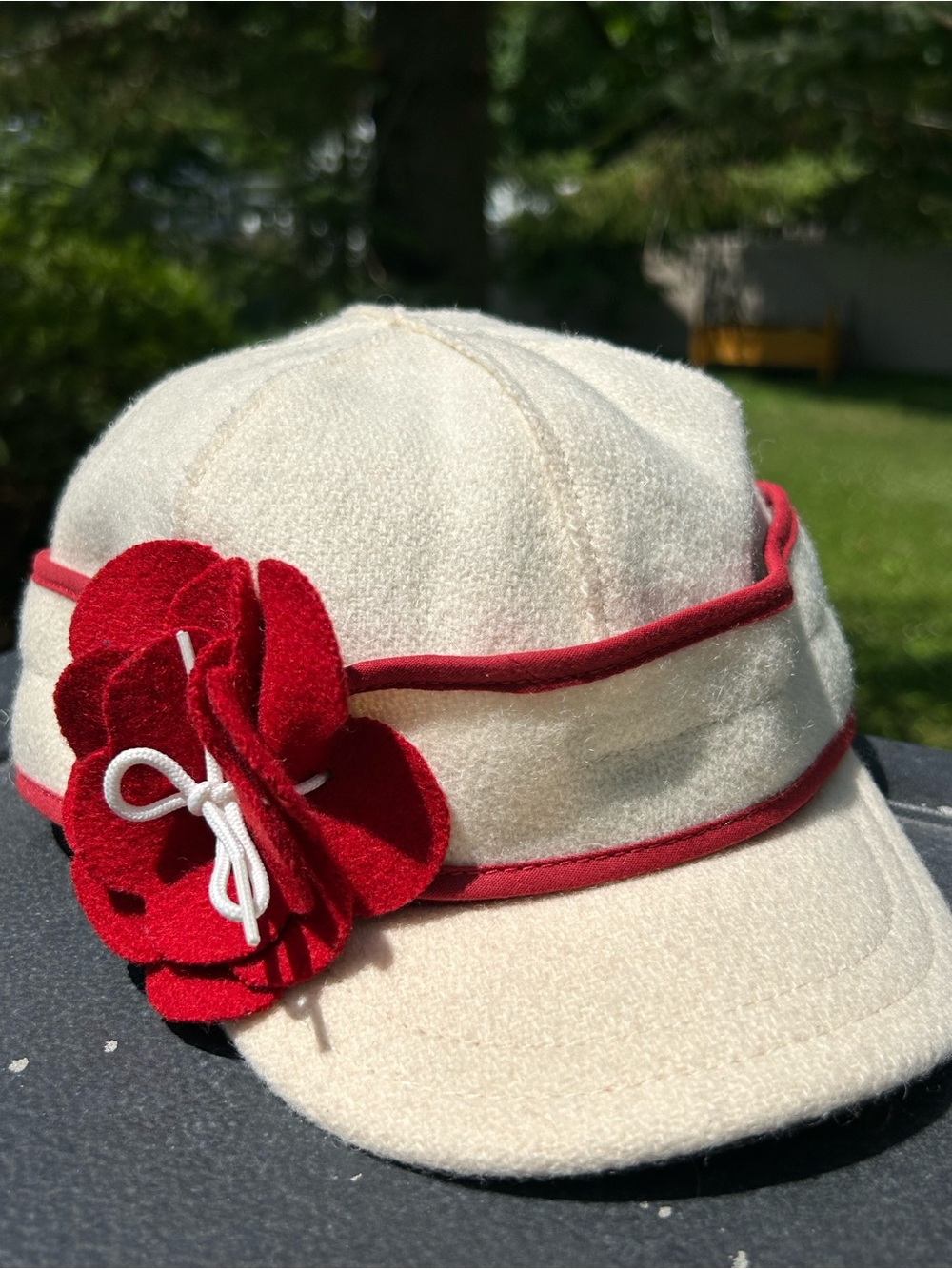 Stormy Kromer Hat Cream Women’s Hat Red Flower Accent Winter USA Made 6 7/8